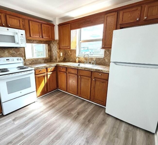 Photo - 8000 Harding Ave Apartment