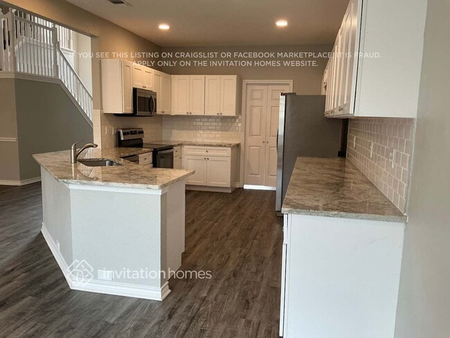 Building Photo - 2121 London Dr