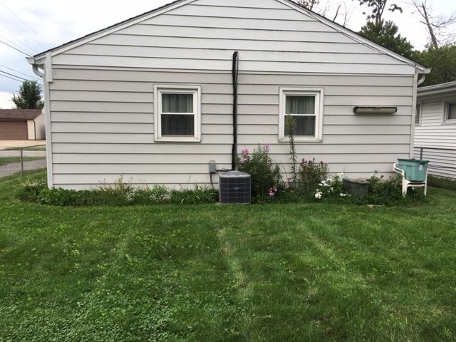 Building Photo - 1600 173rd Pl