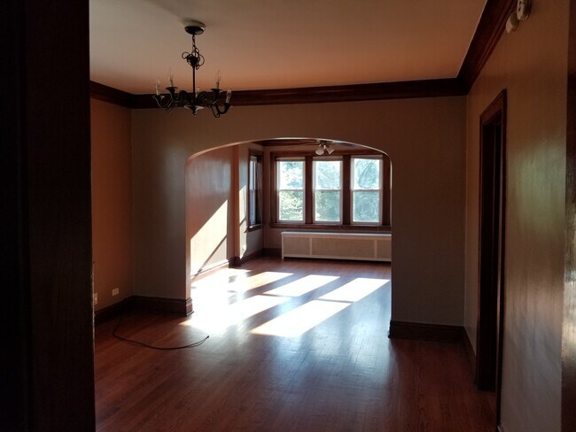 Building Photo - 3839 S Damen Ave