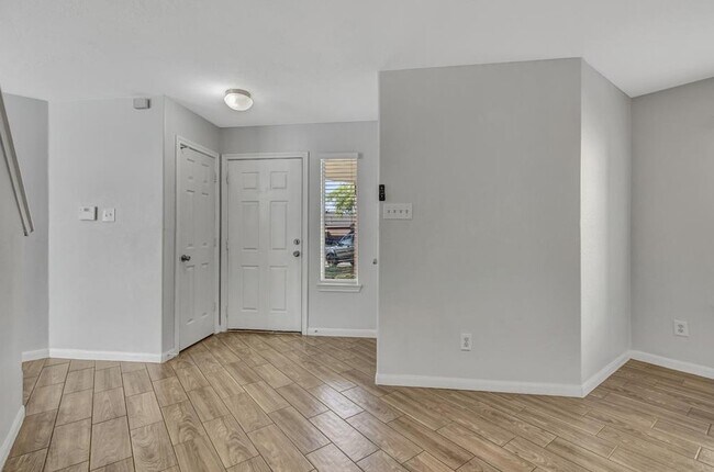 Foto del edificio - 2927 Cypress Island Dr