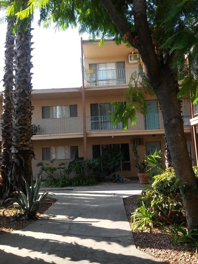Villa Santa Fe Apartments 744 N Azusa Ave West Covina, CA