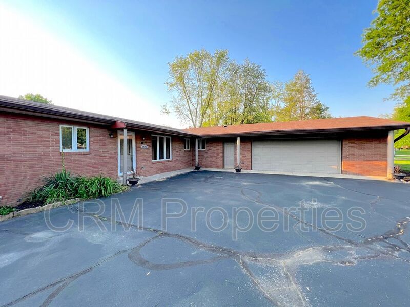 Primary Photo - 13203 Chevy Chase Dr