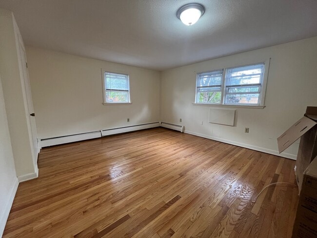 Building Photo - 22 Deerfield Ct