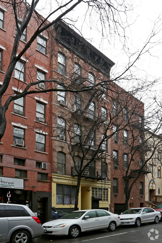 Building Photo - 415 W 47th St