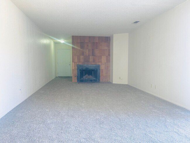 Building Photo - 1414-1416 Madison Ct