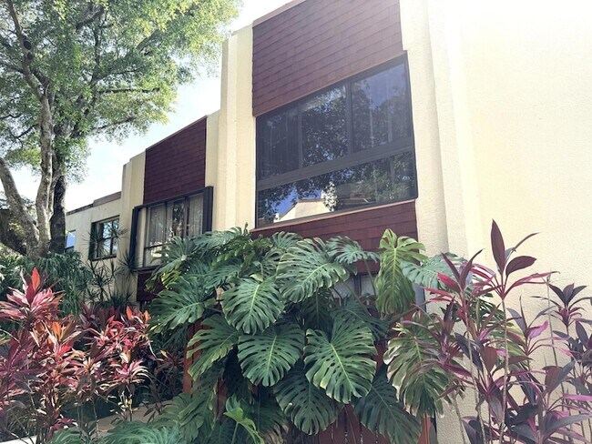 Foto del edificio - 301 N Pine Island Rd