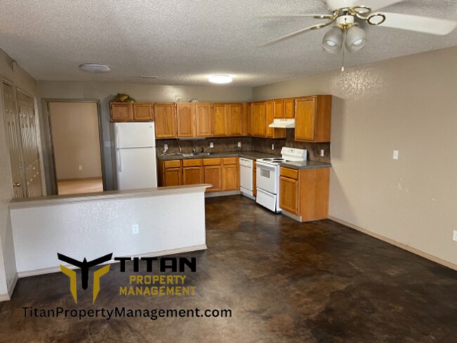 Building Photo - 3bed/1.5bath House