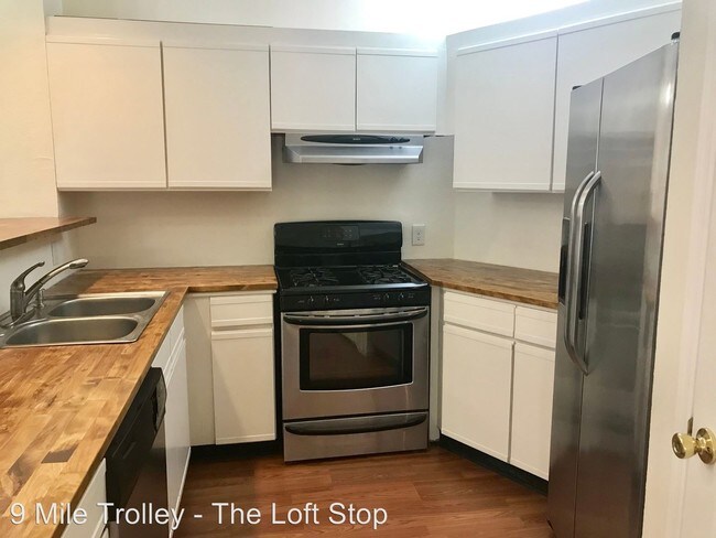 Building Photo - 2 br, 2 bath Apartment - 497 Sherman Way