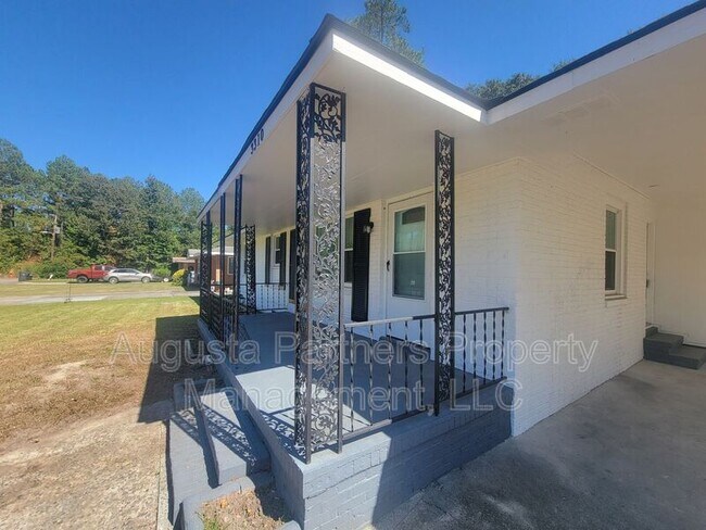 Building Photo - 3310 Emerson Dr