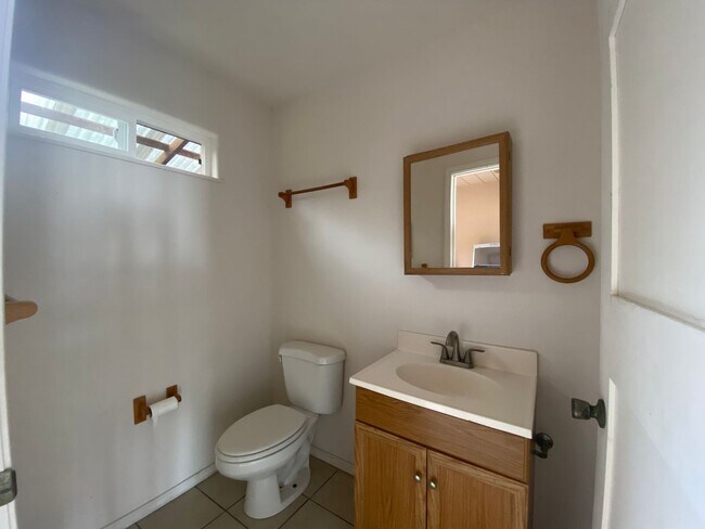Building Photo - Captain Cook 2 bedroom 2.5 bathroom