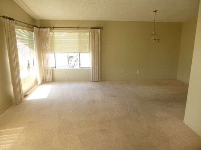 Foto del edificio - Single Level Home in Gated Community