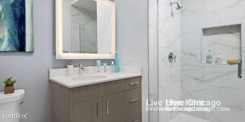 Foto del edificio - 905 N LaSalle Dr