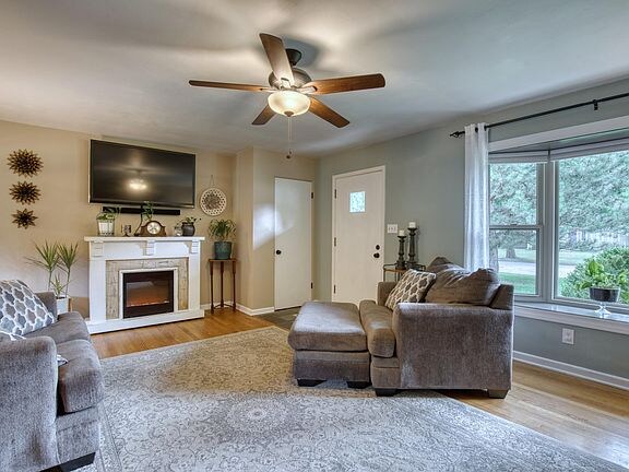 Foto del edificio - 4454 N 107th St