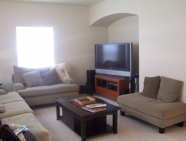 Building Photo - 2226 Clearfield Way