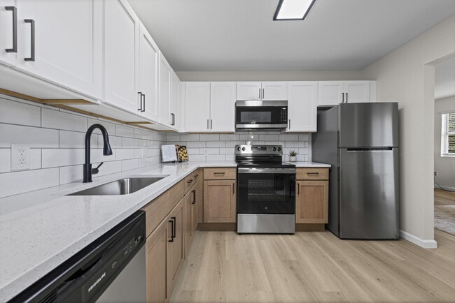 Building Photo - Cedarbridge Villas