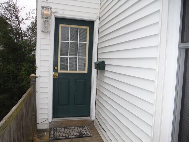 Entrada frontal para el apartamento A - 116 S G St