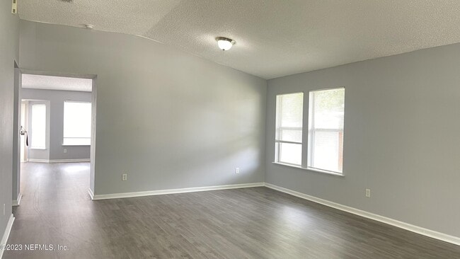 Building Photo - 2387 Brian Lakes Dr E