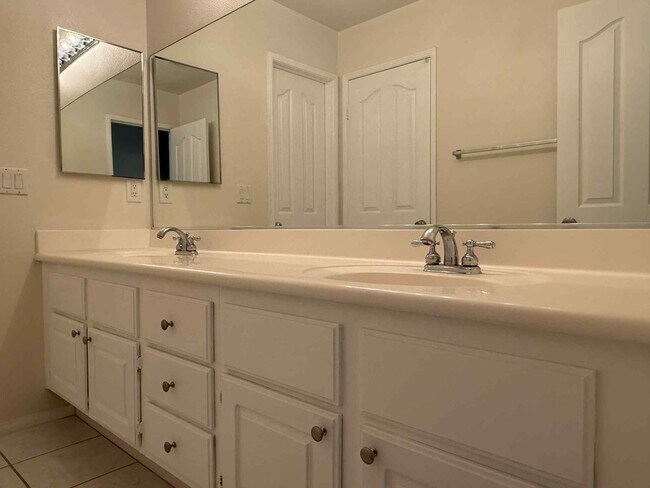 Foto del edificio - 27647 Rosemont Ct
