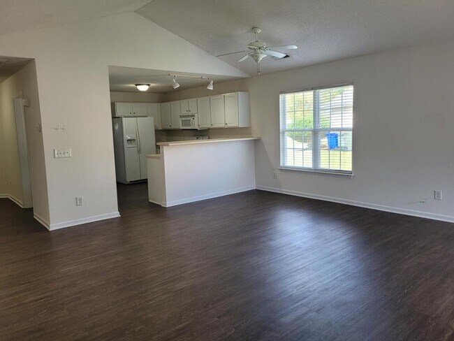 Foto del edificio - 1203 Wyngate Dr