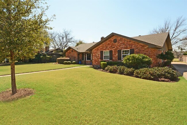 Building Photo - 2907 Tam O Shanter Ln