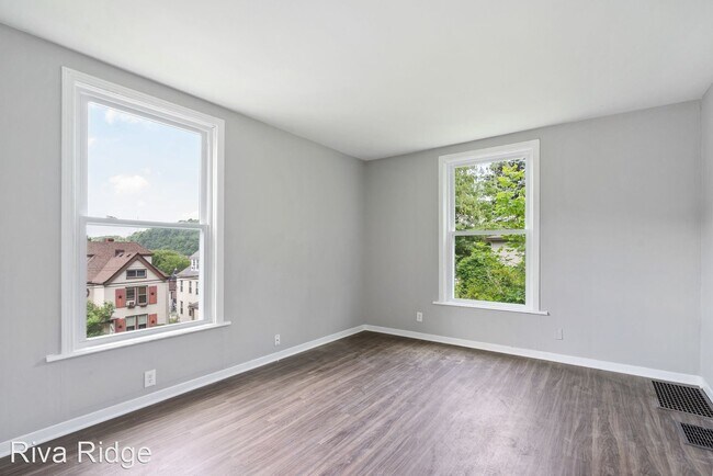 Building Photo - 3 br, 1 bath House - 325 Welsh Avenue