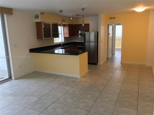 Foto del edificio - 750 NE 64th St