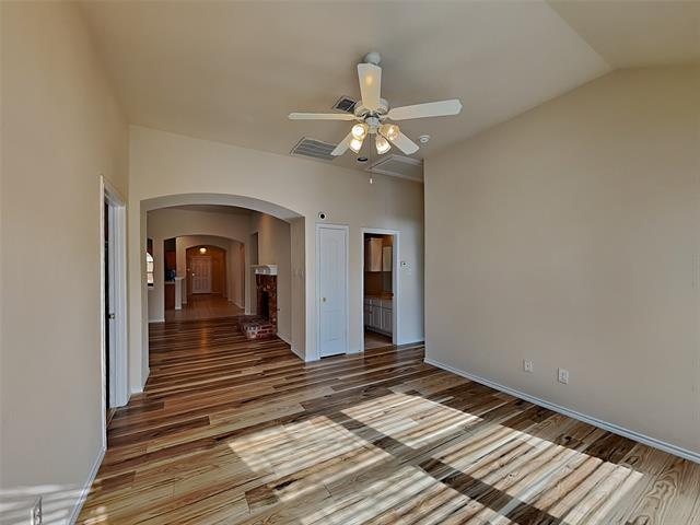 Building Photo - 1905 Sharpsbury Dr