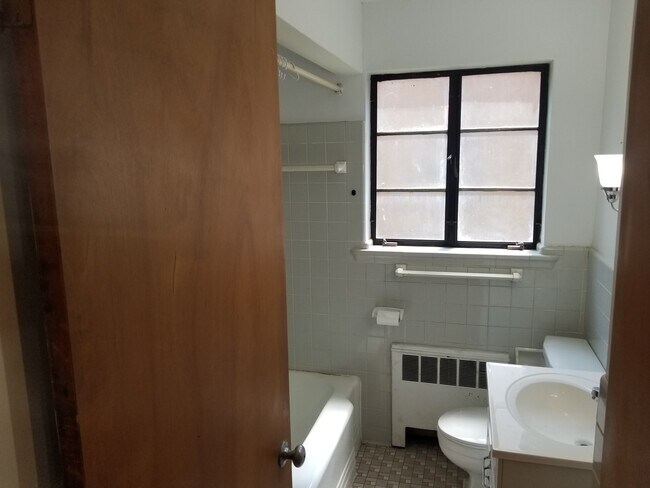 Foto del edificio - 6118 Dryden Ave