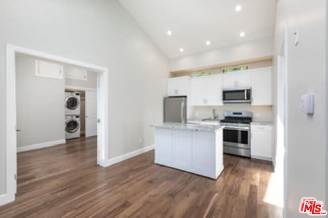 Building Photo - 7851 Airlane Ave