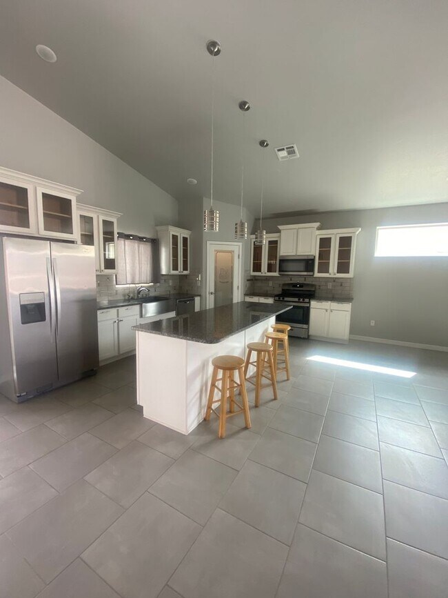 Foto del edificio - Beautiful Newer Home in Great Location