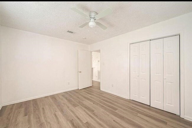 Building Photo - 8430 Round Rock Dr