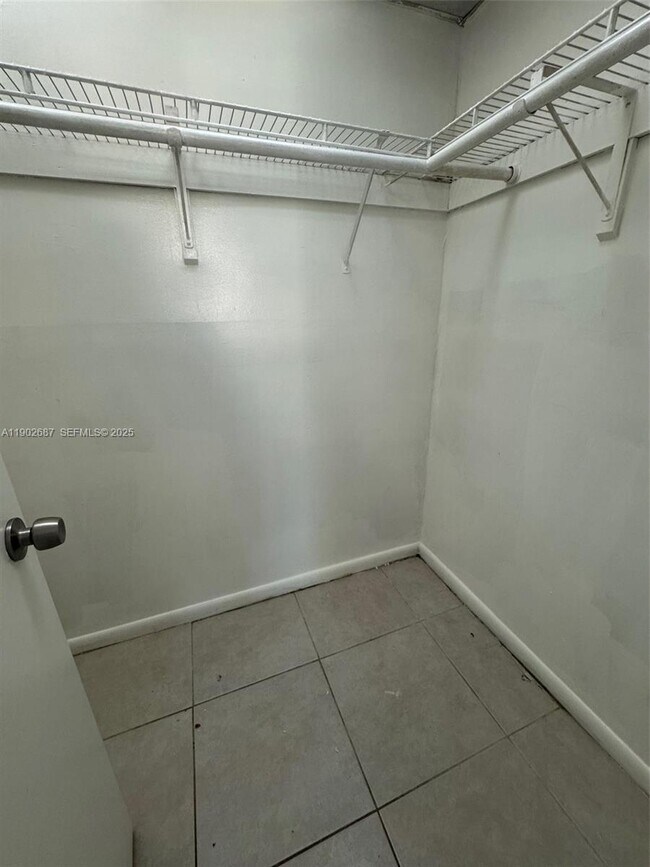 Foto del edificio - 1503 NW 207th St