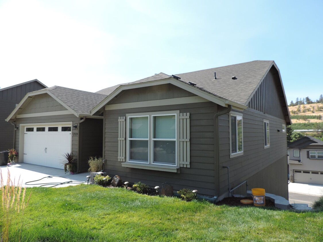 Foto principal - The Dalles - 3 Bedroom 2 Bath Home