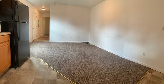 Great size Living room - 132 E 24th St