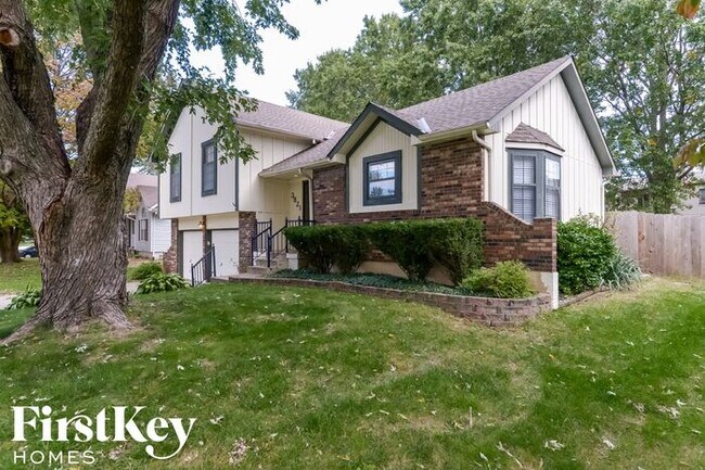 Building Photo - 3821 NE Ellison Dr