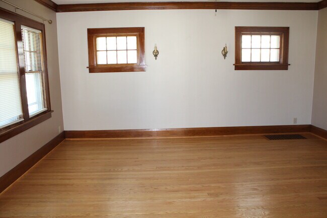 Sala de estar - 7532 27th Ave