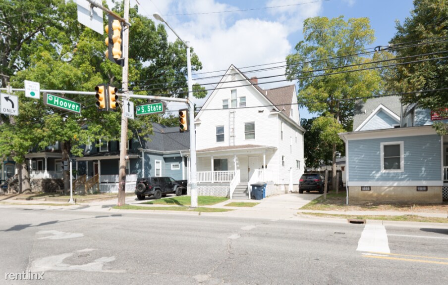 Primary Photo - 6 br, 3 bath House - 933 S State St