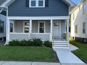 Building Photo - 452 Whittier Ave