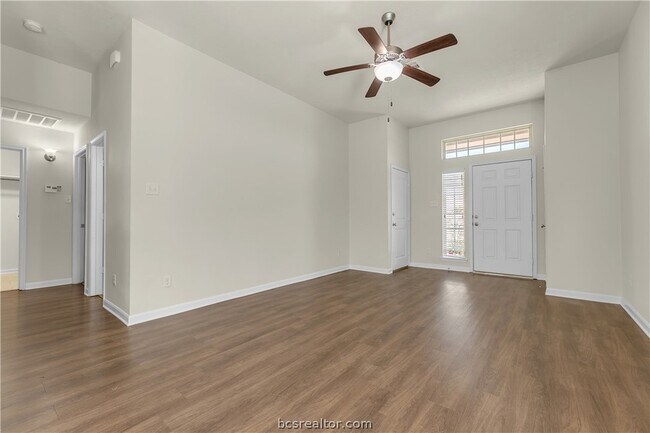 Foto del edificio - 240 Fieldstone Pl