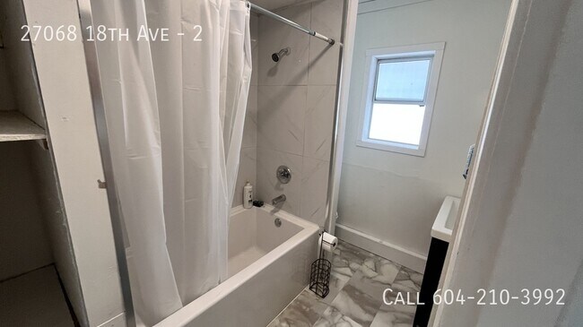 Photo du bâtiment - One Bedroom On Acreage