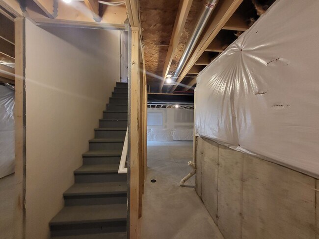 Foto del edificio - Spacious 4-Bedroom, 2.5-Bath Home Near Dow...