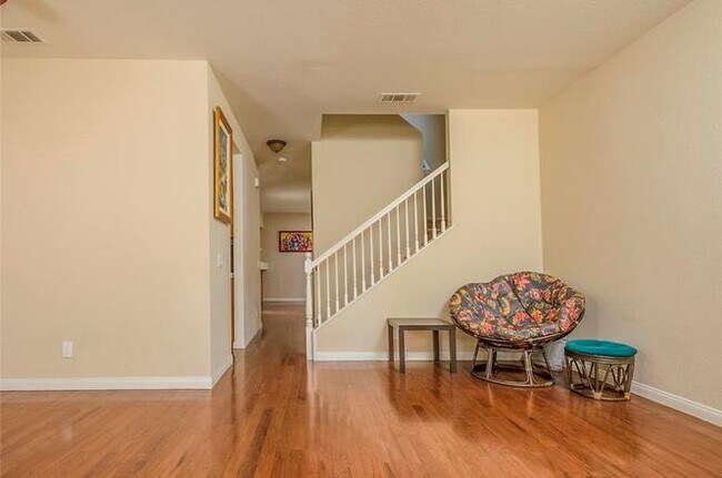 Building Photo - 27575 Marian Rd