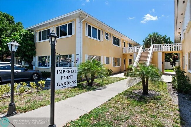Foto del edificio - 5900 NE 22nd Way