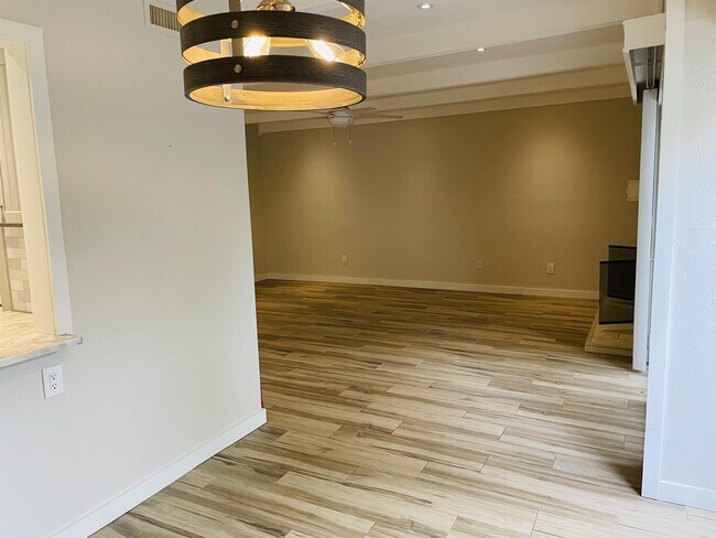 Foto del edificio - 108 Fairway Dr.
