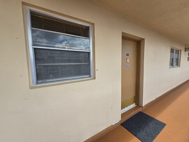 Foto del edificio - 218 NE 12th Ave