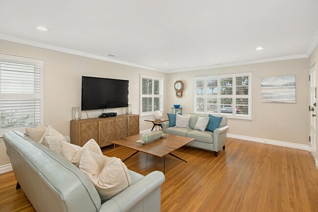 Building Photo - 4320 Niagara Ave