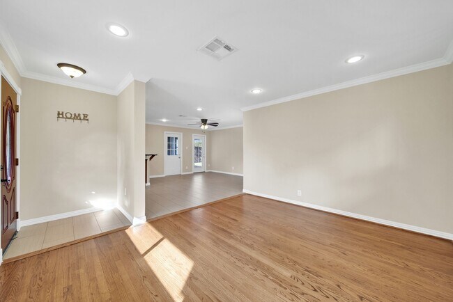 Foto del edificio - 1607 Willowby Dr