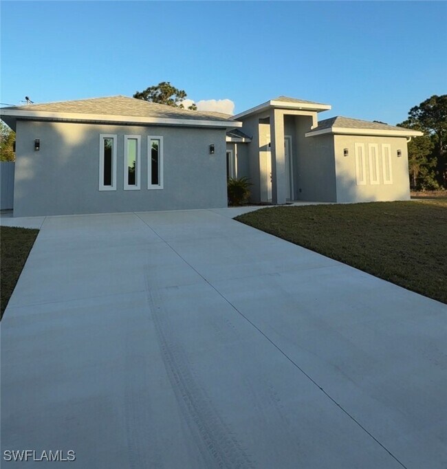 Foto del edificio - 751 Milano Ave S