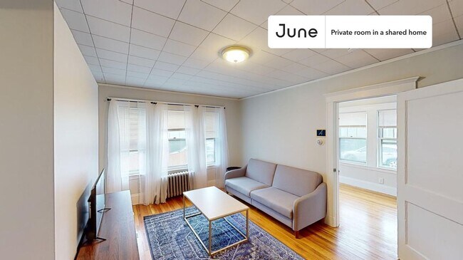 Foto del edificio - Room in Shared 3 bed/1 bath home